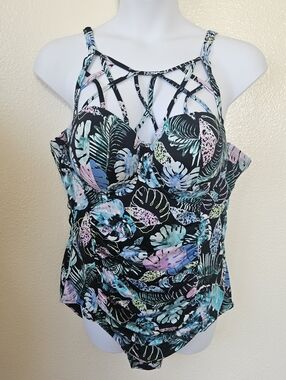 Torrid- Women's Sz 3X Black Tropical Print Strappy One-Piece Swimsuit